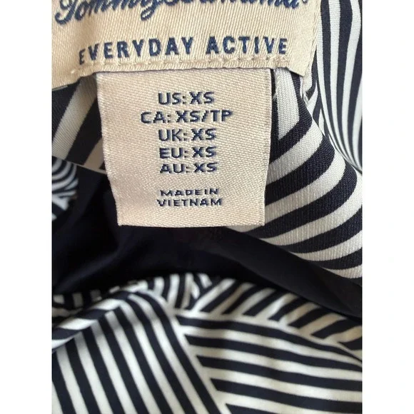 Tommy Bahama Everyday Active Skort Navy White Geometric Stripe Pleated XS NEW - Picture 7 of 7